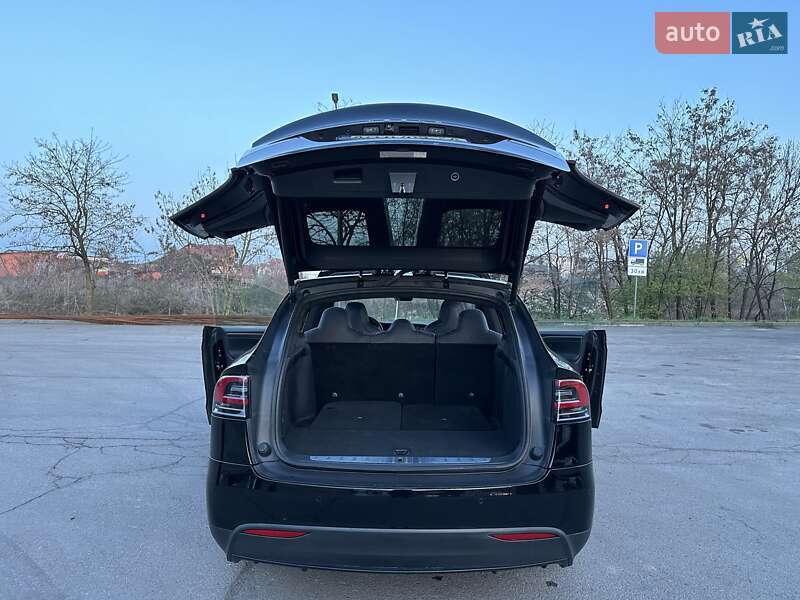 Позашляховик / Кросовер Tesla Model X 2018 в Тячеві