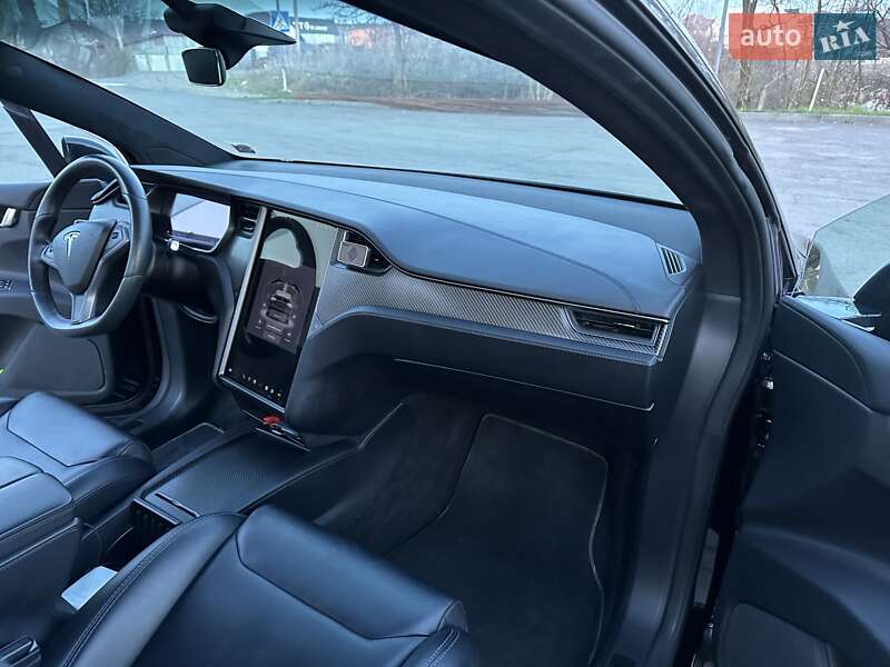 Позашляховик / Кросовер Tesla Model X 2018 в Тячеві