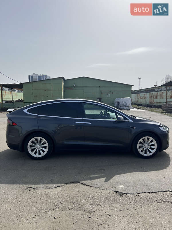 Позашляховик / Кросовер Tesla Model X 2018 в Києві