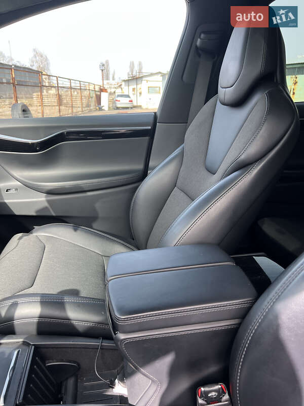 Позашляховик / Кросовер Tesla Model X 2018 в Києві