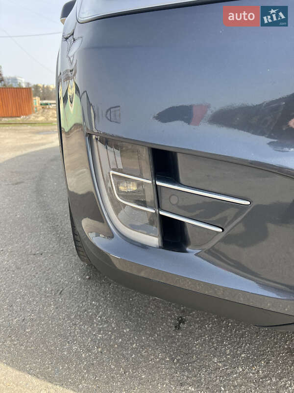 Позашляховик / Кросовер Tesla Model X 2018 в Києві