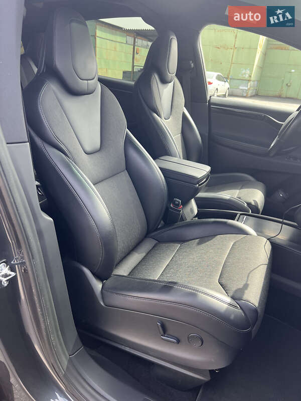 Позашляховик / Кросовер Tesla Model X 2018 в Києві