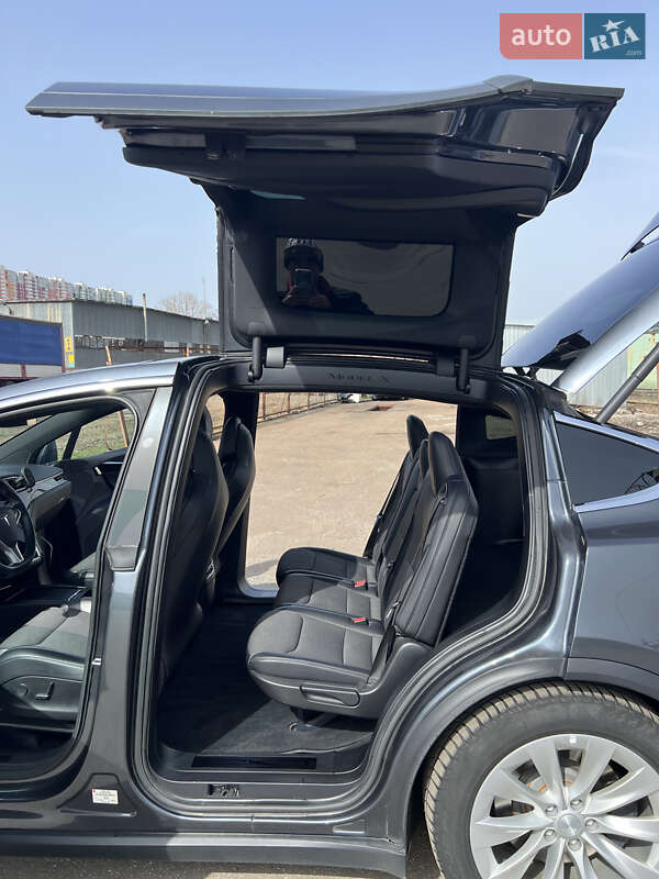 Позашляховик / Кросовер Tesla Model X 2018 в Києві