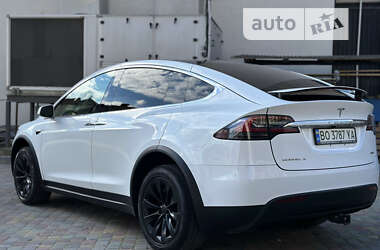 Позашляховик / Кросовер Tesla Model X 2016 в Тернополі