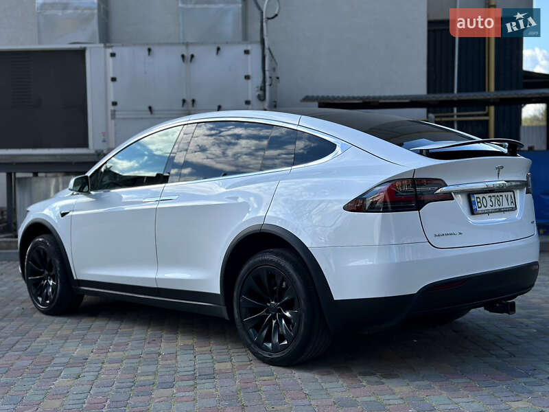Внедорожник / Кроссовер Tesla Model X 2016 в Тернополе