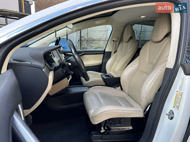Внедорожник / Кроссовер Tesla Model X 2016 в Тернополе