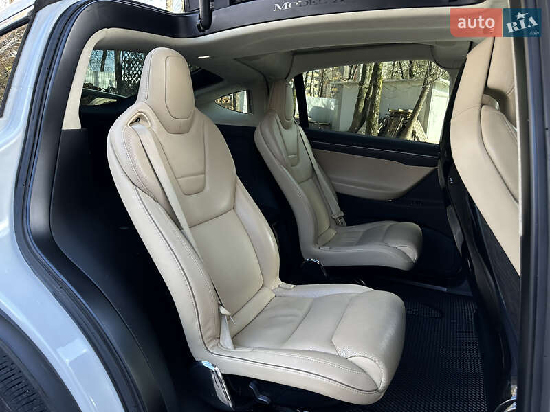 Внедорожник / Кроссовер Tesla Model X 2016 в Тернополе