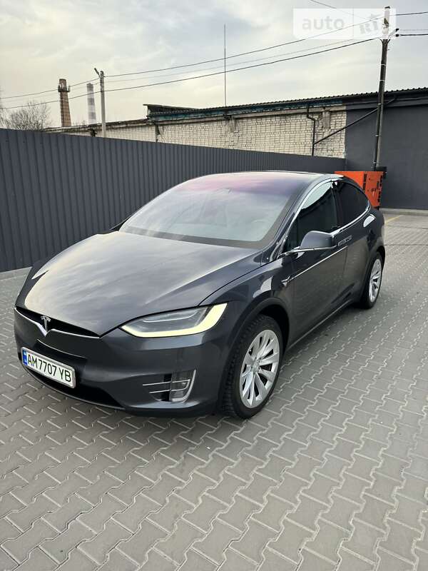 Tesla Model X 2018