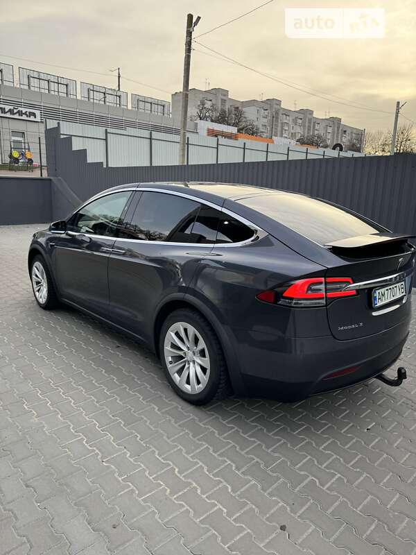 Позашляховик / Кросовер Tesla Model X 2018 в Житомирі