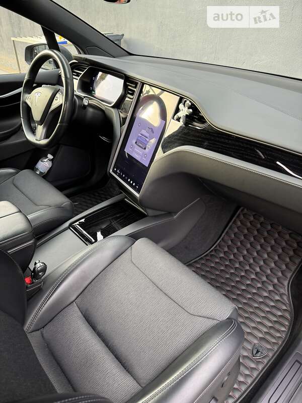 Позашляховик / Кросовер Tesla Model X 2018 в Житомирі