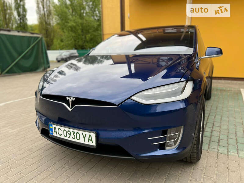 Позашляховик / Кросовер Tesla Model X 2017 в Луцьку