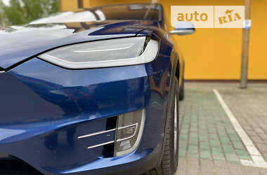Позашляховик / Кросовер Tesla Model X 2017 в Луцьку