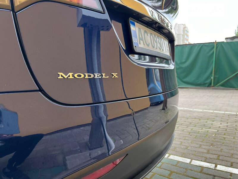Позашляховик / Кросовер Tesla Model X 2017 в Луцьку