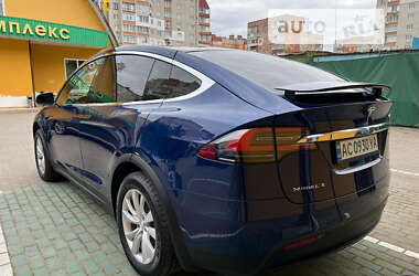 Позашляховик / Кросовер Tesla Model X 2017 в Луцьку
