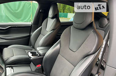 Позашляховик / Кросовер Tesla Model X 2017 в Луцьку