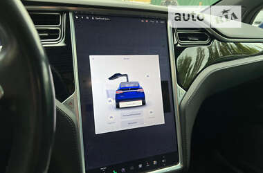 Позашляховик / Кросовер Tesla Model X 2017 в Луцьку