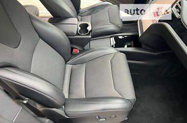 Позашляховик / Кросовер Tesla Model X 2017 в Луцьку