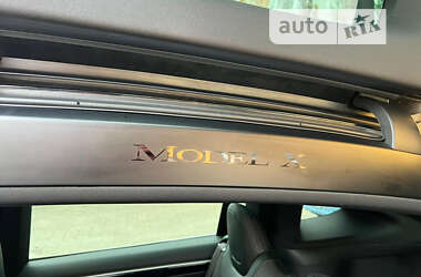 Позашляховик / Кросовер Tesla Model X 2017 в Луцьку
