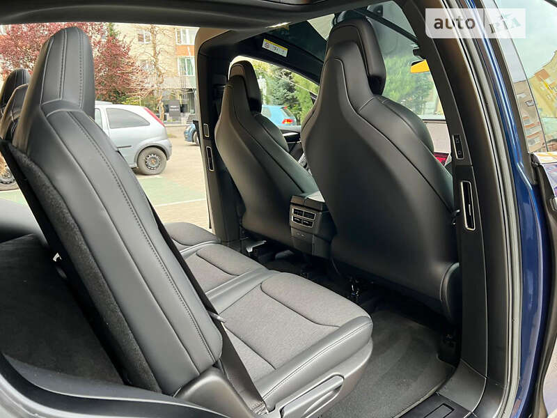 Позашляховик / Кросовер Tesla Model X 2017 в Луцьку