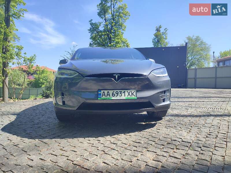 Позашляховик / Кросовер Tesla Model X 2016 в Києві
