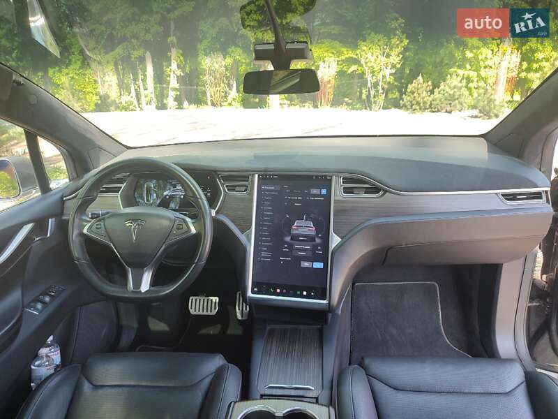 Позашляховик / Кросовер Tesla Model X 2016 в Києві
