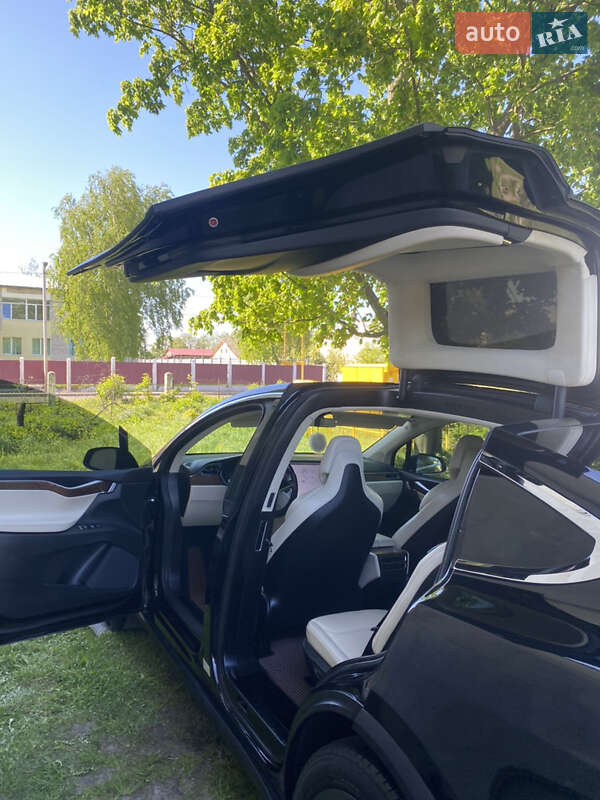Внедорожник / Кроссовер Tesla Model X 2017 в Жовкве