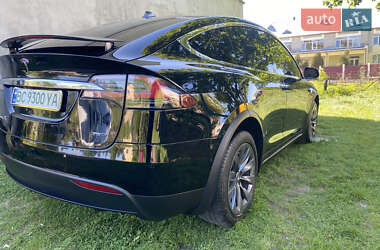 Позашляховик / Кросовер Tesla Model X 2017 в 