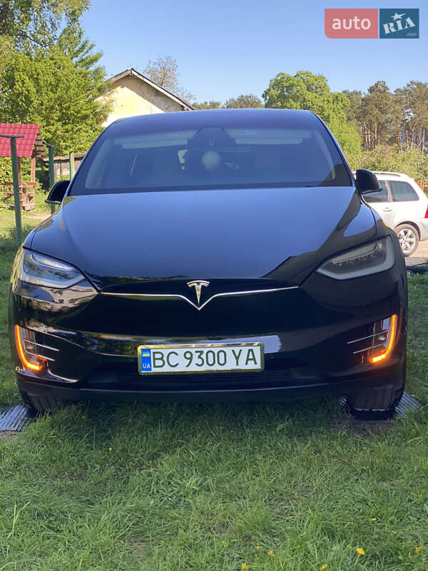 Внедорожник / Кроссовер Tesla Model X 2017 в Жовкве
