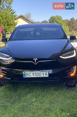 Позашляховик / Кросовер Tesla Model X 2017 в 