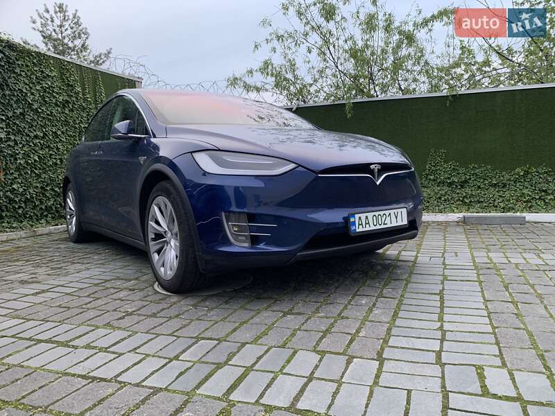 Позашляховик / Кросовер Tesla Model X 2016 в Києві
