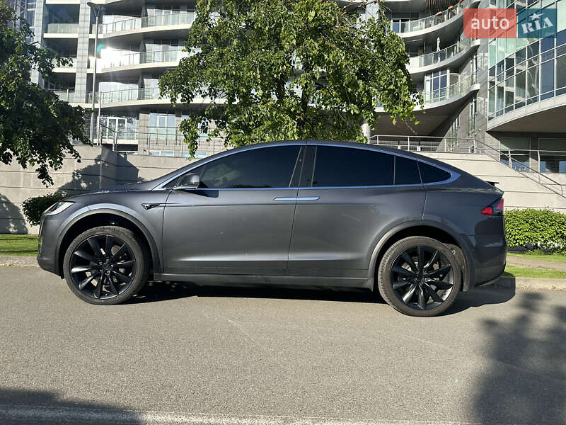 Tesla Model X 2017