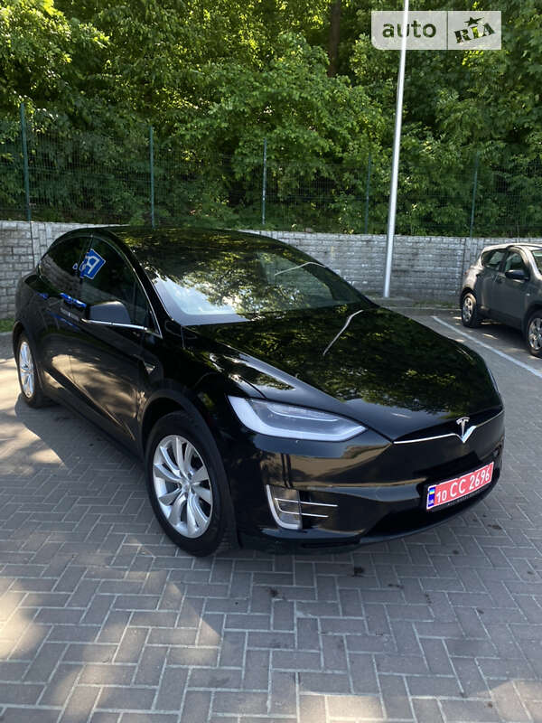 Позашляховик / Кросовер Tesla Model X 2017 в Києві