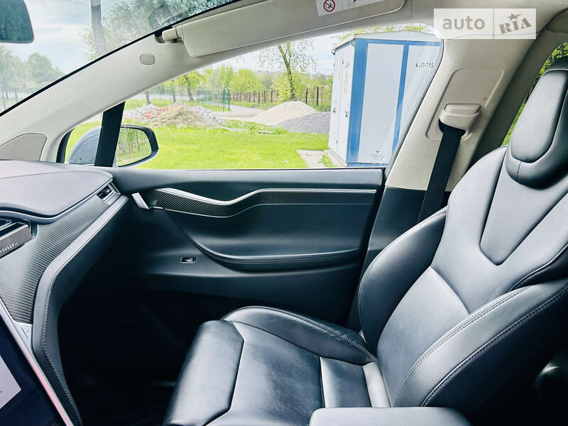 Позашляховик / Кросовер Tesla Model X 2017 в Кременчуці
