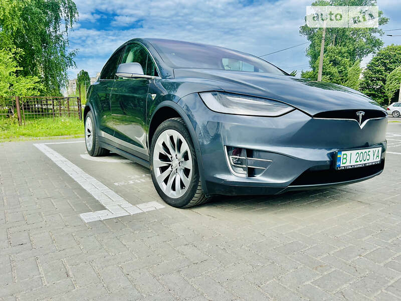 Позашляховик / Кросовер Tesla Model X 2017 в Кременчуці