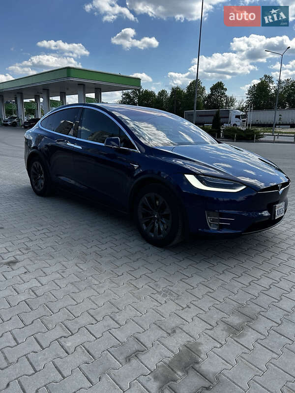Внедорожник / Кроссовер Tesla Model X 2018 в 