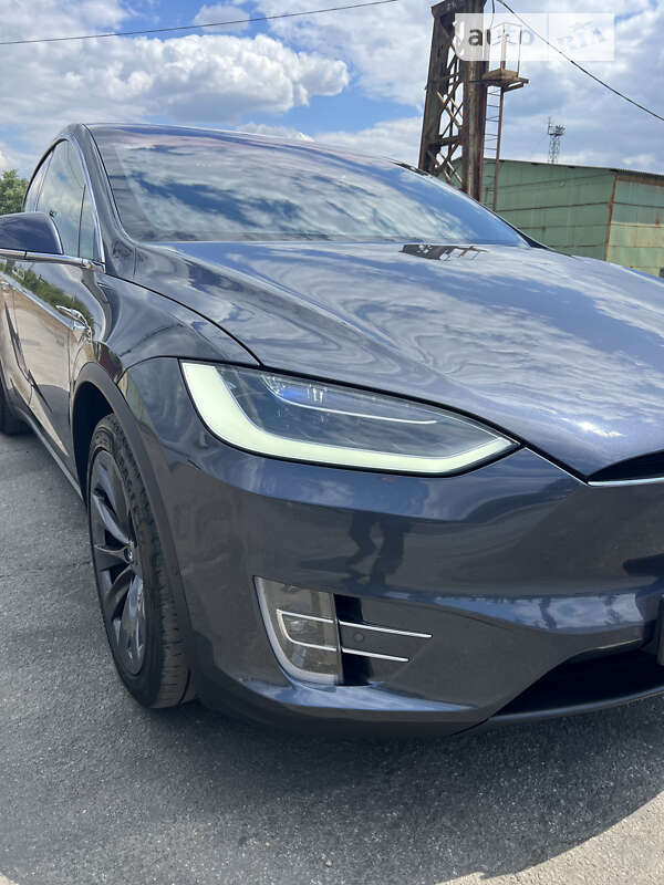Внедорожник / Кроссовер Tesla Model X 2018 в Киеве
