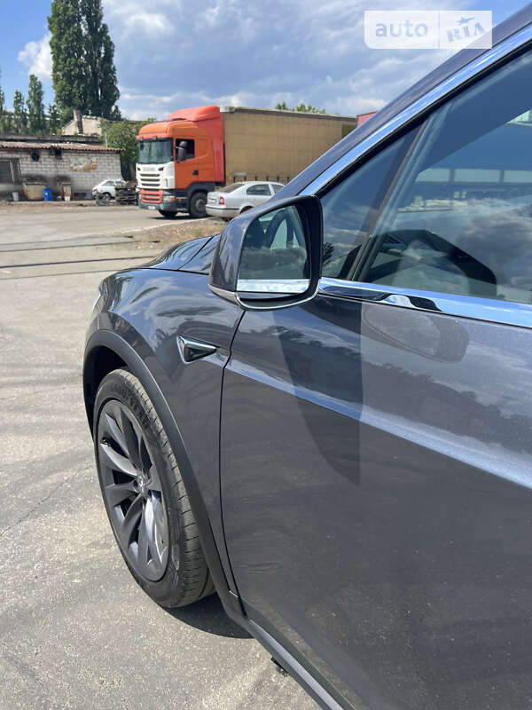 Внедорожник / Кроссовер Tesla Model X 2018 в Киеве