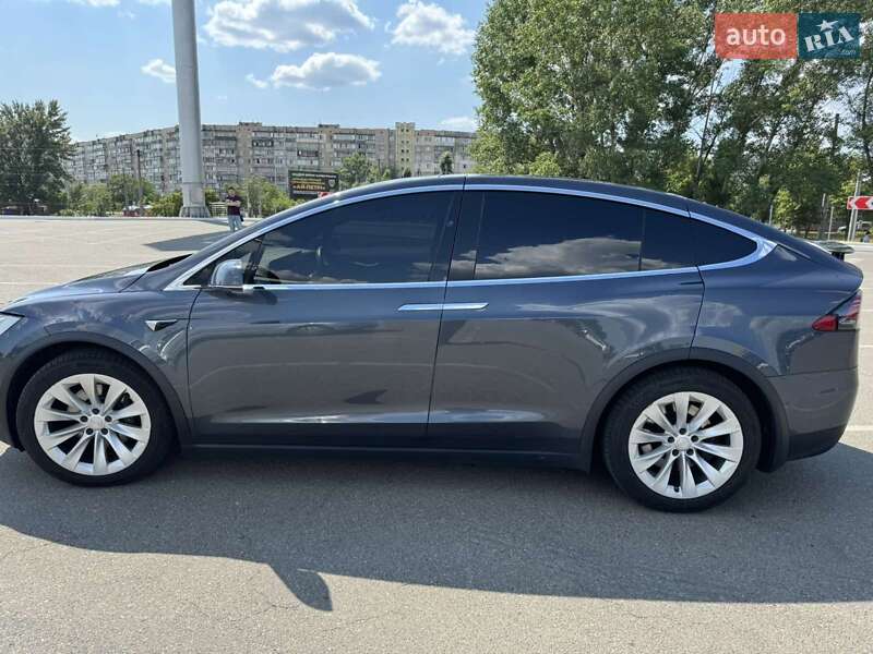 Позашляховик / Кросовер Tesla Model X 2017 в Києві