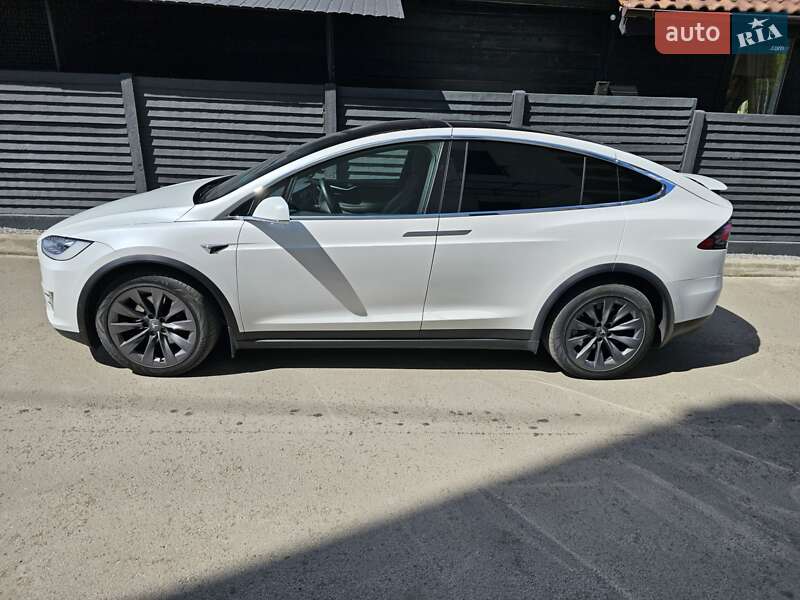 Внедорожник / Кроссовер Tesla Model X 2018 в Ровно
