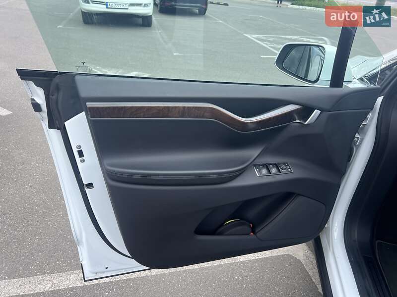 Позашляховик / Кросовер Tesla Model X 2019 в Києві фото 16 Позашляховик / Кросовер Tesla Model X 2019 в Києві