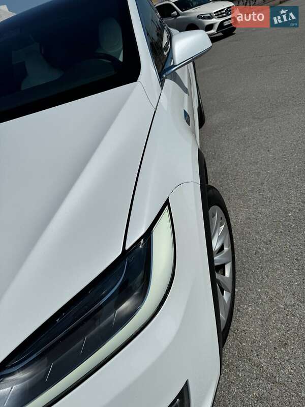 Позашляховик / Кросовер Tesla Model X 2018 в Львові фото 5 Позашляховик / Кросовер Tesla Model X 2018 в Львові