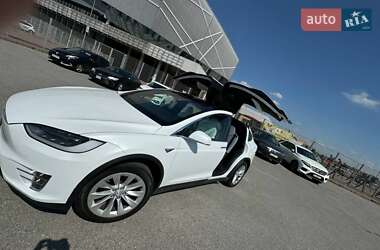Внедорожник / Кроссовер Tesla Model X 2018 в 