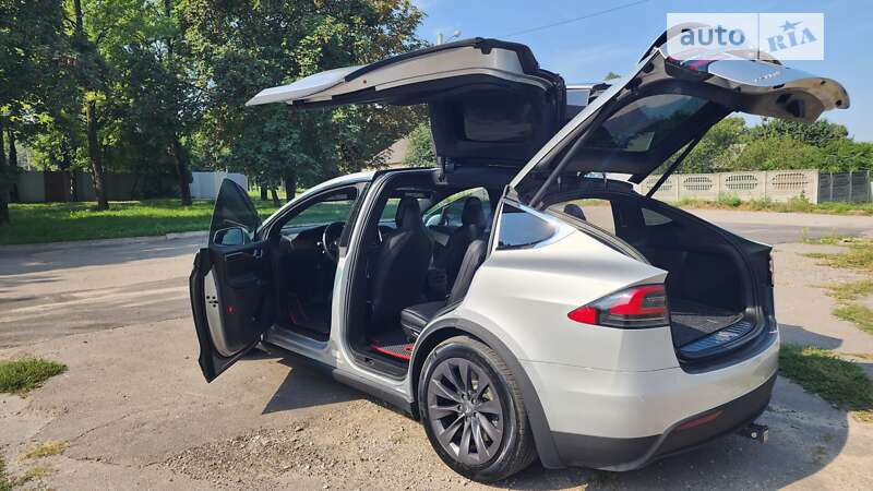 Позашляховик / Кросовер Tesla Model X 2018 в Кам'янському