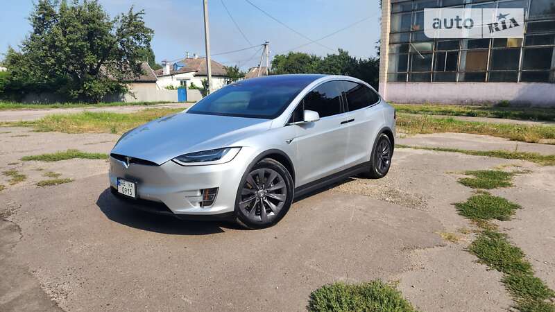 Позашляховик / Кросовер Tesla Model X 2018 в Кам'янському