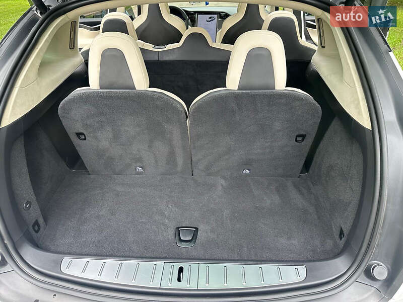 Внедорожник / Кроссовер Tesla Model X 2018 в Киеве