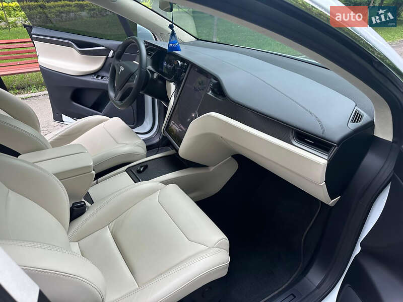 Внедорожник / Кроссовер Tesla Model X 2018 в Киеве
