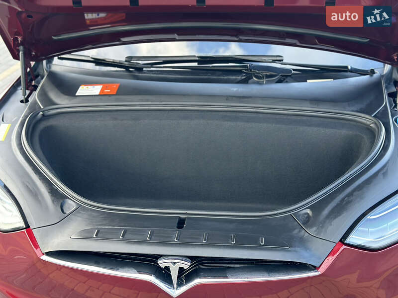 Позашляховик / Кросовер Tesla Model X 2015 в Дніпрі