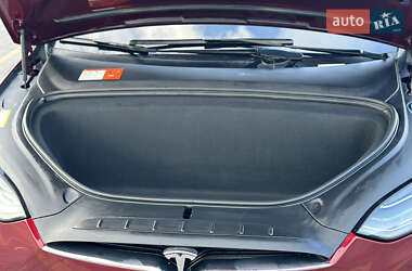 Позашляховик / Кросовер Tesla Model X 2015 в 