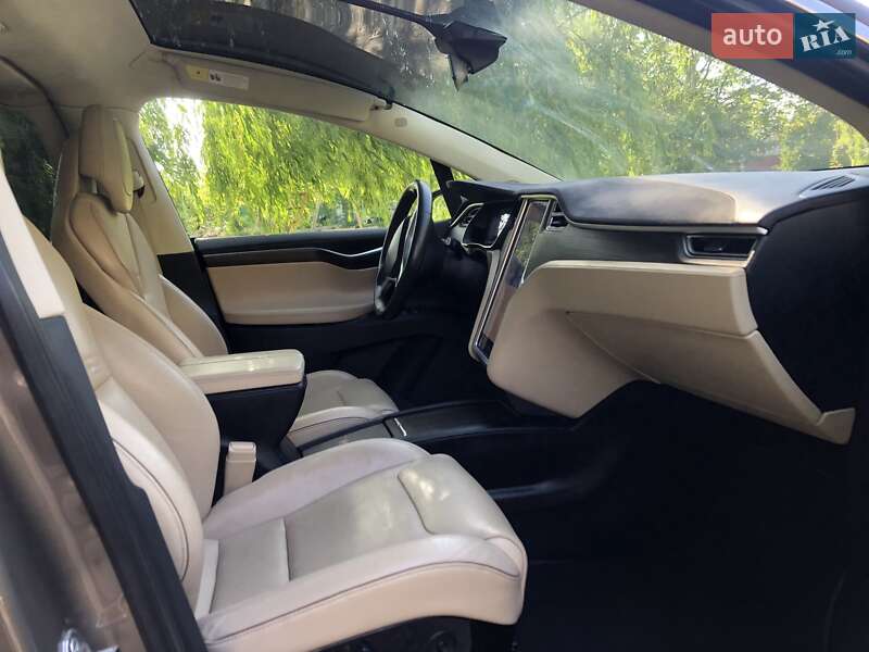 Позашляховик / Кросовер Tesla Model X 2016 в Саврані фото 10 Позашляховик / Кросовер Tesla Model X 2016 в Саврані
