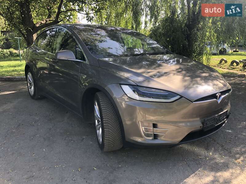 Позашляховик / Кросовер Tesla Model X 2016 в Саврані фото 16 Позашляховик / Кросовер Tesla Model X 2016 в Саврані